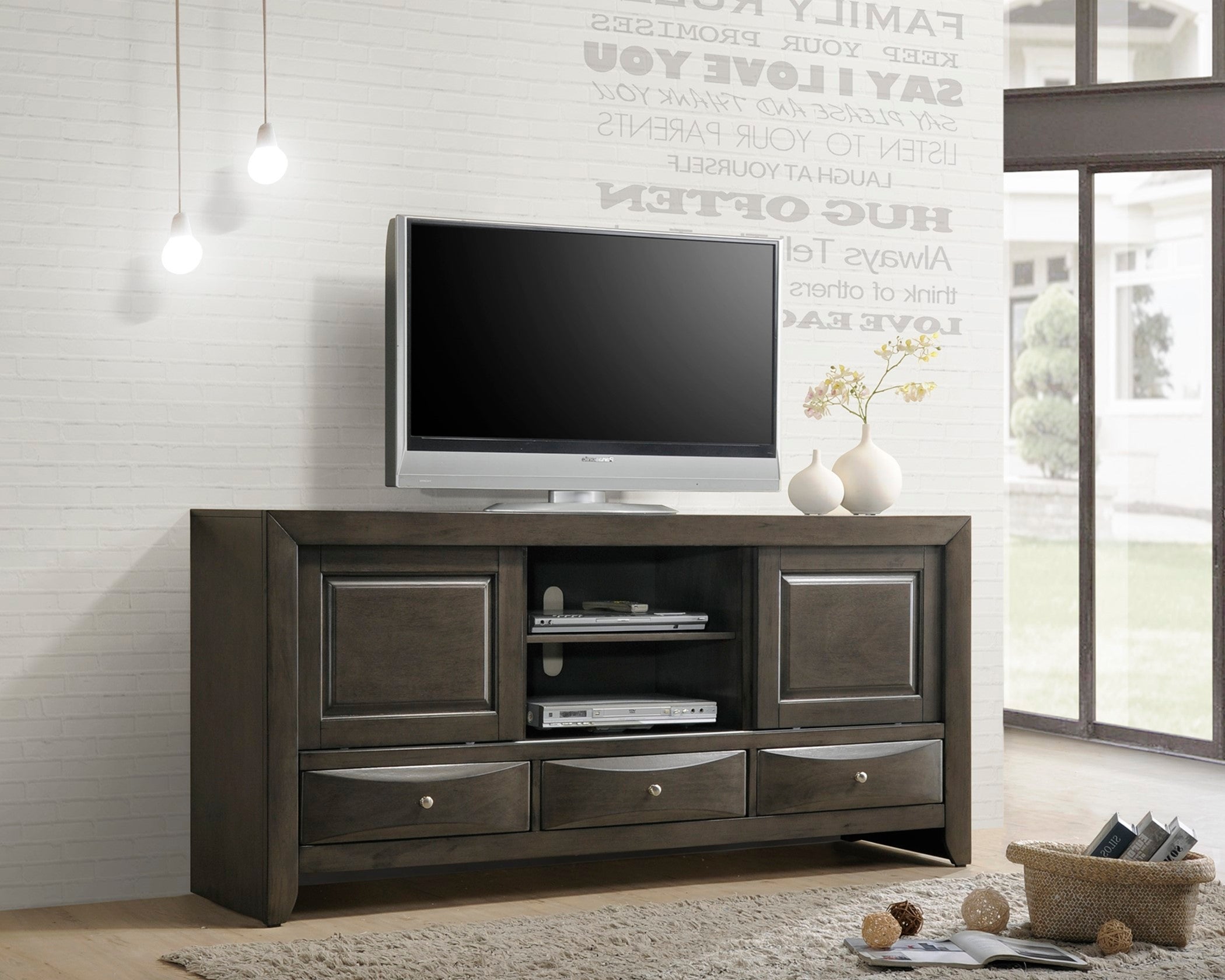4260 Emily TV PF