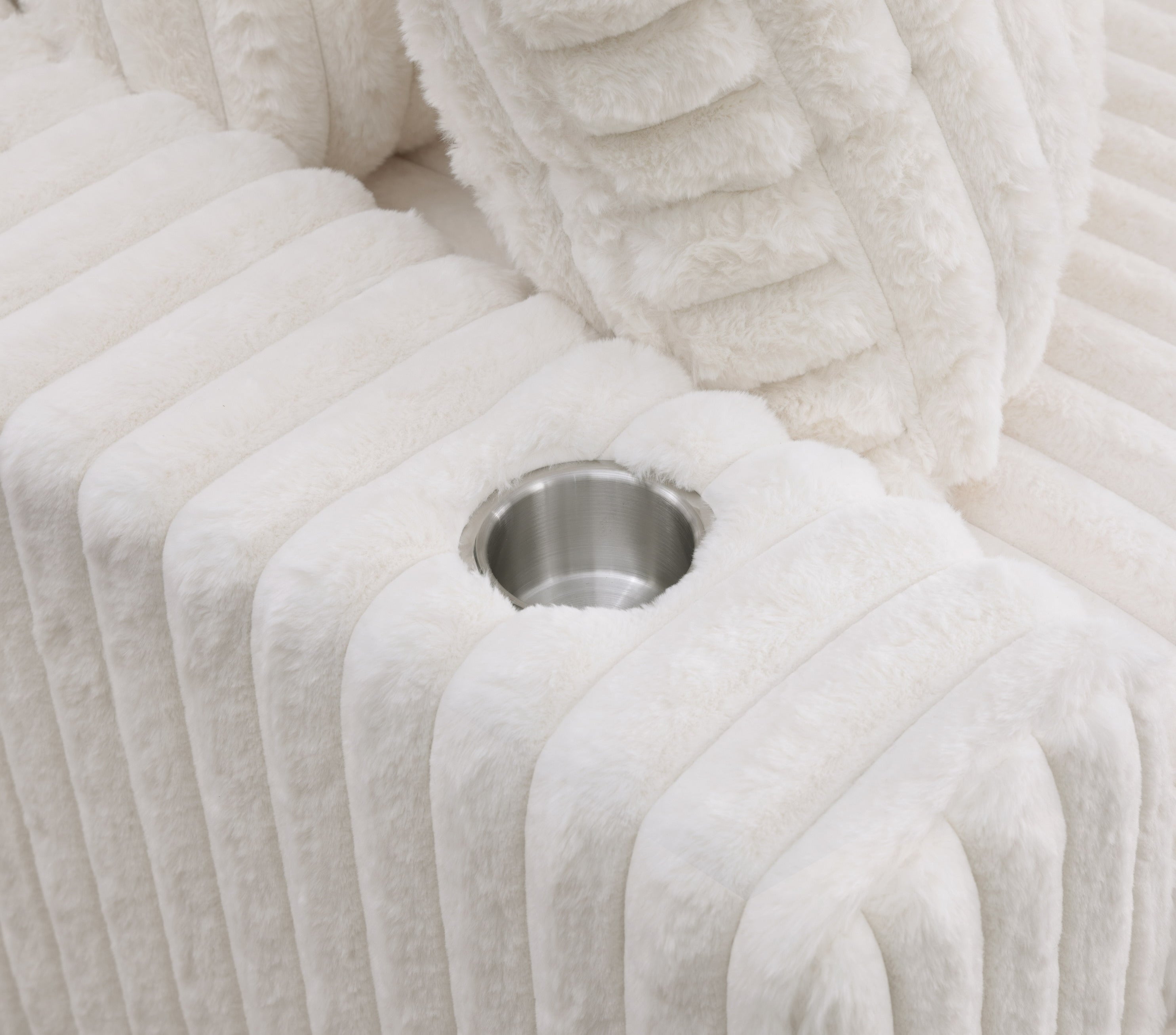 S329 Snuggle Station Cream NE
