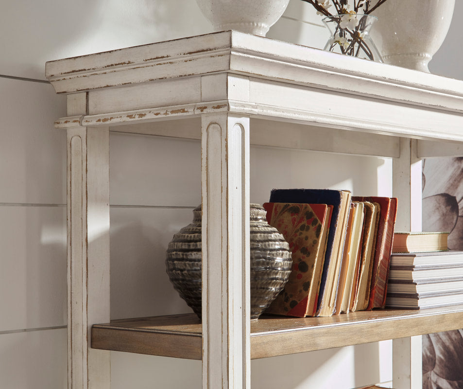 H743-70 - Bookcase HH