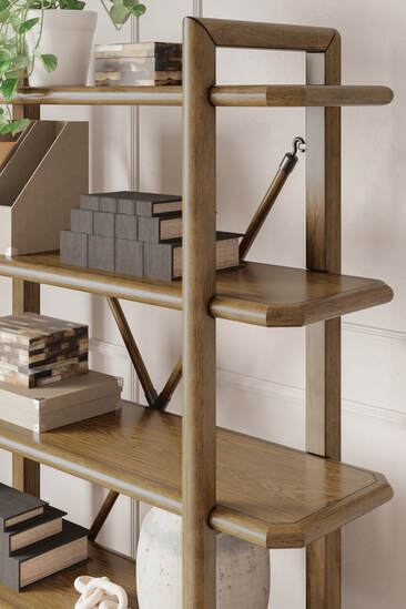 H769-70 - Bookcase HH